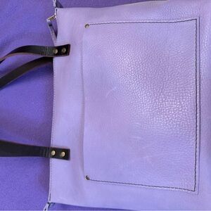 Portland Leather Medium zippered tote in Wisteria
